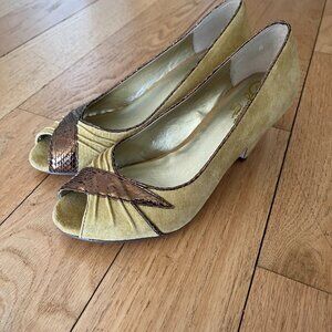 Seychelles Yellow Suede Retro Pumps, Size 8